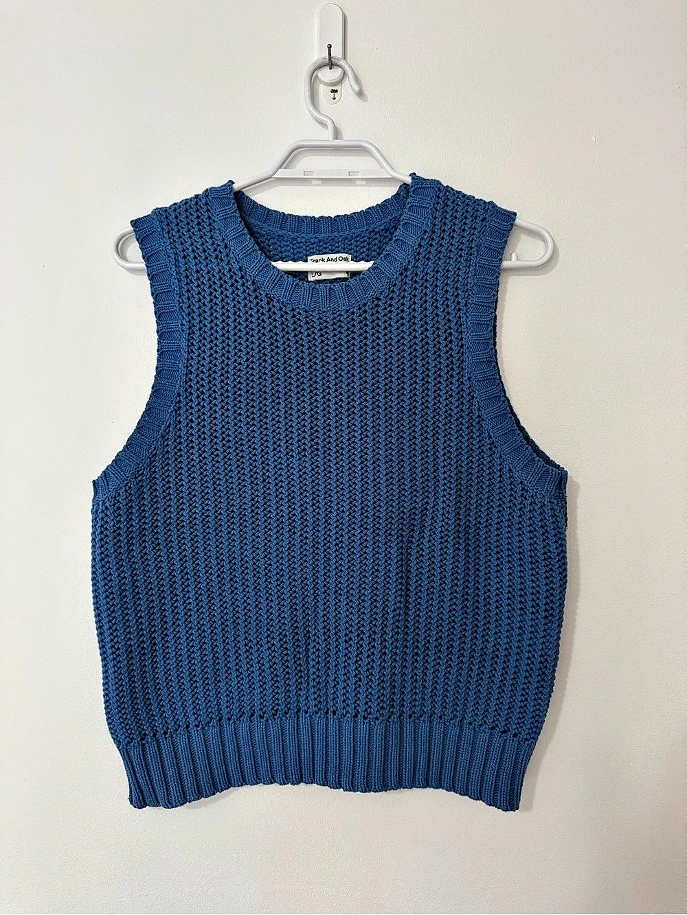 Blue Knit Sleeveless Sweater Size Large